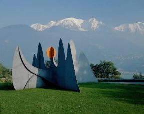 Alexander Calder. La porta dello spazio (1973).De Agostini Picture Library/G. Dagli Orti Alexander Calder. La porta dello spazio (1973).De Agostini Picture Library/G. Dagli Orti