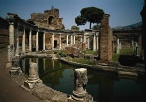 Architettura. Il Teatro Marittimo di Villa Adriana a Tivoli (126-135).De Agostini Picture Library/G. Nimatallah Architettura. Il Teatro Marittimo di Villa Adriana a Tivoli (126-135).De Agostini Picture Library/G. Nimatallah