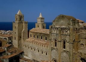CefalÃ¹. Veduta del duomo.De Agostini Picture Library/F. Tanasi