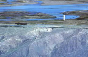 Tibet. Paesaggio nei pressi di Lhasa.De Agostini Picture Library/G. Sioën Tibet. Paesaggio nei pressi di Lhasa.De Agostini Picture Library/G. Sioën