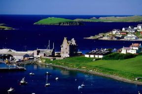 Isole Shetland . Scorcio del porto di Scalloway, nell'isola di Mainland.De Agostini Picture Library/G. Wright Isole Shetland . Scorcio del porto di Scalloway, nell'isola di Mainland.De Agostini Picture Library/G. Wright