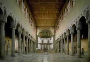 Arte paleocristiana . Interno della basilica romana di S. Sabina (sec. IV-V).De Agostini Picture Library/G. Nimatallah Arte paleocristiana . Interno della basilica romana di S. Sabina (sec. IV-V).De Agostini Picture Library/G. Nimatallah