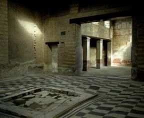 Ercolano. L'atrium della Casa dell'Atrio a mosaico.De Agostini Picture Library/G. Dagli Orti Ercolano. L'atrium della Casa dell'Atrio a mosaico.De Agostini Picture Library/G. Dagli Orti