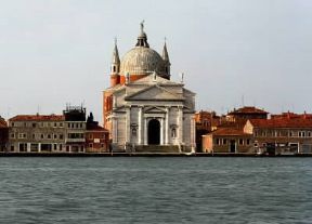 Andrea di Pietro della Gondola detto il Palladio . La chiesa del Redentore (1576) a Venezia.De Agostini Picture Library/E. Lessing Andrea di Pietro della Gondola detto il Palladio . La chiesa del Redentore (1576) a Venezia.De Agostini Picture Library/E. Lessing