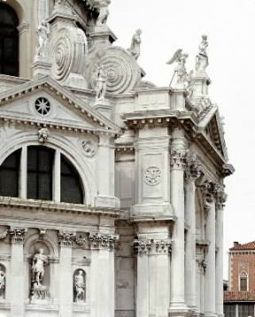 Baldassarre Longhena. Particolare della fiancata sinistra di S. Maria della Salute a Venezia.De Agostini Picture Library/E. Lessing Baldassarre Longhena. Particolare della fiancata sinistra di S. Maria della Salute a Venezia.De Agostini Picture Library/E. Lessing