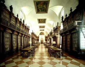 Baldassarre Longhena. La biblioteca del convento di S. Giorgio Maggiore a Venezia.De Agostini Picture Library/E. Lessing Baldassarre Longhena. La biblioteca del convento di S. Giorgio Maggiore a Venezia.De Agostini Picture Library/E. Lessing