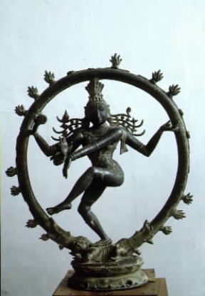Cola. Bronzo raffigurante Siva Nataraja.De Agostini Picture Library / A. Tessore Cola. Bronzo raffigurante Siva Nataraja.De Agostini Picture Library / A. Tessore