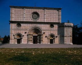 L'Aquila. La facciata di S. Maria di Collemaggio (sec. XIV).De Agostini Picture Library/G. Dagli Orti L'Aquila. La facciata di S. Maria di Collemaggio (sec. XIV).De Agostini Picture Library/G. Dagli Orti