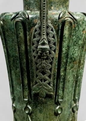 Arte celtica. Particolare del manico di una brocca in bronzo (Salisburgo, Museo Carolino).De Agostini Picture Library/E. Lessing Arte celtica. Particolare del manico di una brocca in bronzo (Salisburgo, Museo Carolino).De Agostini Picture Library/E. Lessing