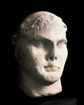 Costantino I. Testa marmorea da Eboracum (York).York, Yorkshire Museum Costantino I. Testa marmorea da Eboracum (York).York, Yorkshire Museum