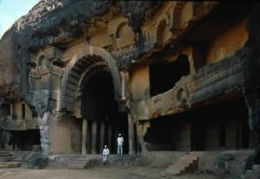 Andhra. Facciata della grotta del Chaitya a Bhaja.De Agostini Picture Library/G. Nimatallah Andhra. Facciata della grotta del Chaitya a Bhaja.De Agostini Picture Library/G. Nimatallah