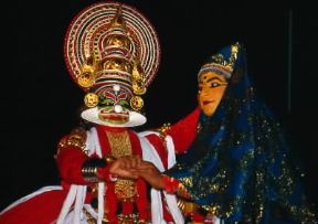 Asia. Attori del kathakali al Karthica Thirunal Theatre di Trivandrum in India.De Agostini Picture Library/V. Degrandi Asia. Attori del kathakali al Karthica Thirunal Theatre di Trivandrum in India.De Agostini Picture Library/V. Degrandi