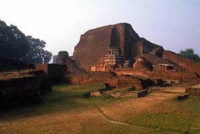 Bihar . Caitya n. 3 a Nalanda, antico centro universitario buddhista fiorito tra il sec. VII e il sec. X.De Agostini Picture Library/G. Nimatallah