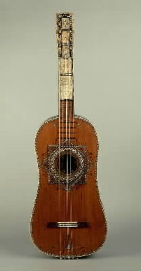 Chitarra battente del sec. XVII (Milano, Castello Sforzesco).De Agostini Picture Library/G. Cigolini