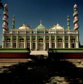 Junagadh . Facciata di una tipica moschea della città indiana.De Agostini Picture Library/P. Jaccod Junagadh . Facciata di una tipica moschea della città indiana.De Agostini Picture Library/P. Jaccod