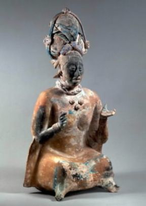 Maya. Statuetta in terracotta policroma proveniente dall'isola di Jaina (Washington, Dambarton Oaks).Washington, Dambarton Oaks Maya. Statuetta in terracotta policroma proveniente dall'isola di Jaina (Washington, Dambarton Oaks).Washington, Dambarton Oaks
