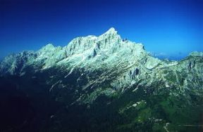 Monte Civetta. Veduta del gruppo montuoso.De Agostini Picture Library/S. Vannini Monte Civetta. Veduta del gruppo montuoso.De Agostini Picture Library/S. Vannini