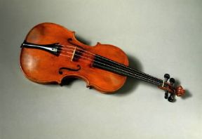 Viola Bimbi (Firenze, Museo del Conservatorio di Musica L. Cherubini).De Agostini Picture Library/G. Nimatallah Viola Bimbi (Firenze, Museo del Conservatorio di Musica L. Cherubini).De Agostini Picture Library/G. Nimatallah