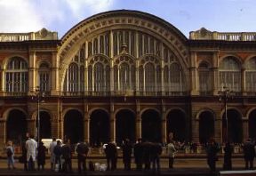 Carlo Ceppi. La stazione di Porta Nuova a Torino realizzata in collaborazione con A. Mazzucchetti (1866-68).De Agostini Picture Library/C. Baraggi