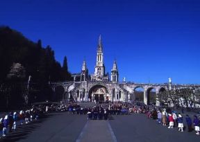 Lourdes. La basilica dell'Immacolata Concezione o basilica superiore.De Agostini Picture Library/G. Sioën Lourdes. La basilica dell'Immacolata Concezione o basilica superiore.De Agostini Picture Library/G. Sioën