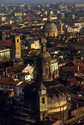 Torino. Le cupole della SS. Trinità e della basilica Mauriziana.De Agostini Picture Library/C. Baraggi Torino. Le cupole della SS. Trinità e della basilica Mauriziana.De Agostini Picture Library/C. Baraggi
