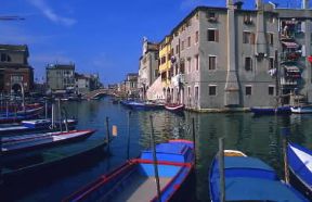 Chioggia. Una veduta dell'abitato.De Agostini Picture Library/G. Carfagna Chioggia. Una veduta dell'abitato.De Agostini Picture Library/G. Carfagna