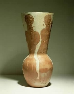 Pablo Ruiz Picasso. Vaso con danzatrici realizzato nel 1950 (Parigi, Musée National d'Art Moderne).Parigi, Musée National d'Art Moderne Pablo Ruiz Picasso. Vaso con danzatrici realizzato nel 1950 (Parigi, Musée National d'Art Moderne).Parigi, Musée National d'Art Moderne