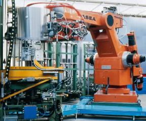 Automazione. Isola robotizzata per il montaggio dei frigoriferi presso lo stabilimento Merloni.Merloni Elettrodomestici Automazione. Isola robotizzata per il montaggio dei frigoriferi presso lo stabilimento Merloni.Merloni Elettrodomestici