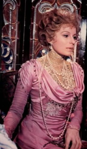 Silvana Mangano in un fotogramma del film Morte a Venezia (1971) di Luchino Visconti.De Agostini Picture Library Silvana Mangano in un fotogramma del film Morte a Venezia (1971) di Luchino Visconti.De Agostini Picture Library
