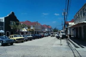 Antigua e Barbuda. Veduta di una via del centro di Saint John's. De Agostini Picture Library/Rivolta Antigua e Barbuda. Veduta di una via del centro di Saint John's. De Agostini Picture Library/Rivolta
