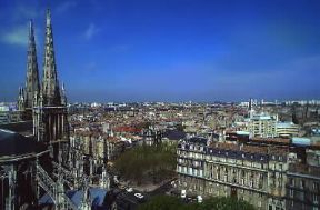 Bordeaux . Veduta della città con, in primo piano, il campanile gotico della cattedrale di St.-André.De Agostini Picture Library/O. Thomas Bordeaux . Veduta della città con, in primo piano, il campanile gotico della cattedrale di St.-André.De Agostini Picture Library/O. Thomas