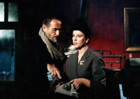 Franco Brusati. Vittorio Gassman e Stefania Sandrelli in una scena del film Lo zio indegno (1989).De Agostini Picture Library Franco Brusati. Vittorio Gassman e Stefania Sandrelli in una scena del film Lo zio indegno (1989).De Agostini Picture Library