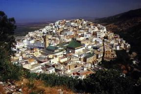 Marocco. Veduta di Moulay Idriss, città santa vicino Meknès.De Agostini Picture Library/2 P Marocco. Veduta di Moulay Idriss, città santa vicino Meknès.De Agostini Picture Library/2 P