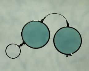 Pince-nez in ferro con lenti da protezione, della seconda metÃ  del sec. XIX.De Agostini Picture Library/A. Dagli Orti