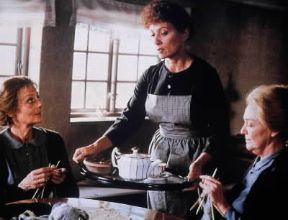 Stephane Audran in una scena del film Il pranzo di Babette (1987).De Agostini Picture Library Stephane Audran in una scena del film Il pranzo di Babette (1987).De Agostini Picture Library