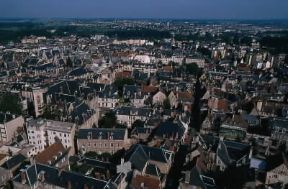 Bourges. Veduta aerea della città .De Agostini Picture Library/S. Gutierrez Bourges. Veduta aerea della città .De Agostini Picture Library/S. Gutierrez