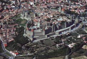Carcassonne. Veduta aerea della Cité.De Agostini Picture Library/G. Cigolini Carcassonne. Veduta aerea della Cité.De Agostini Picture Library/G. Cigolini