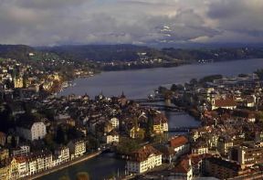 Lucerna. La città svizzera affacciata sul lago omonimo.De Agostini Picture Library/S. Gutierrez Lucerna. La città svizzera affacciata sul lago omonimo.De Agostini Picture Library/S. Gutierrez