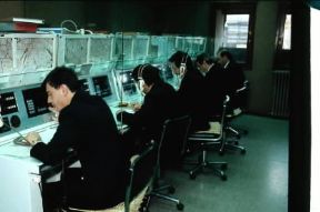 Automazione. Sala operativa in un ufficio di pubblica sicurezza.De Agostini Picture Library/D. Fracchia Automazione. Sala operativa in un ufficio di pubblica sicurezza.De Agostini Picture Library/D. Fracchia