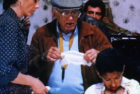 Luigi Comencini durante la lavorazione de Il ragazzo di Calabria (1987).RAI