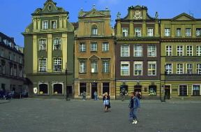 Poznan. Una piazza della città vecchia.De Agostini Picture Library/W. Buss Poznan. Una piazza della città vecchia.De Agostini Picture Library/W. Buss