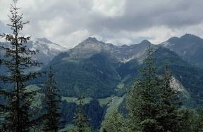 Alpi Aurine. Veduta del gruppo montuoso dominante la valle omonima.De Agostini Picture Library/G. Vergani Alpi Aurine. Veduta del gruppo montuoso dominante la valle omonima.De Agostini Picture Library/G. Vergani