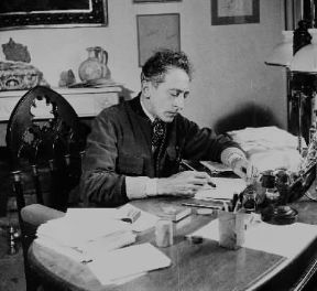 Jean Cocteau. Roger-Viollet Jean Cocteau. Roger-Viollet