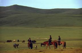 Mongolia. Allevatori di cavalli. De Agostini Picture Library / W. Buss Mongolia. Allevatori di cavalli. De Agostini Picture Library / W. Buss