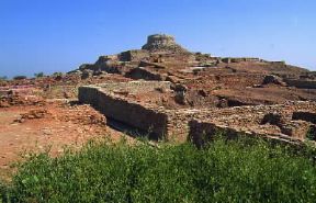Mohenjo-Daro. Resti dello stupa. De Agostini Picture Library / W. Buss Mohenjo-Daro. Resti dello stupa. De Agostini Picture Library / W. Buss