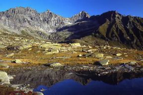 Piemonte. Paesaggio del vallone del Roc nel Parco Nazionale del Gran Paradiso.De Agostini Picture Library/G. Pidello Piemonte. Paesaggio del vallone del Roc nel Parco Nazionale del Gran Paradiso.De Agostini Picture Library/G. Pidello