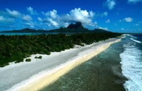Barriera corallina. Veduta di un tratto della barriera corallina dell'isola di Bora- Bora.De Agostini Picture Library/W. Buss Barriera corallina. Veduta di un tratto della barriera corallina dell'isola di Bora- Bora.De Agostini Picture Library/W. Buss