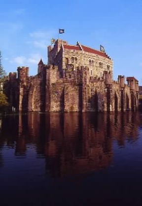 Gand. Il castello elevato sul fiume Lys nel 1489.De Agostini Picture Library/W. Buss Gand. Il castello elevato sul fiume Lys nel 1489.De Agostini Picture Library/W. Buss