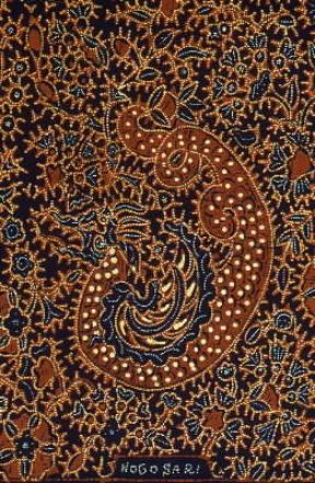 Indonesia . Un esempio di decorazione tessile eseguita con la tecnica batik.De Agostini Picture Library/L. Romano Indonesia . Un esempio di decorazione tessile eseguita con la tecnica batik.De Agostini Picture Library/L. Romano