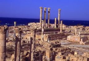 Libia. Veduta delle rovine di Sabratha.De Agostini Picture Library/C. Sappa Libia. Veduta delle rovine di Sabratha.De Agostini Picture Library/C. Sappa